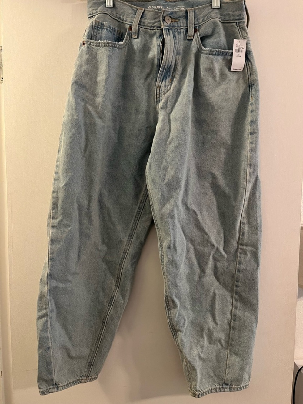 Old Navy women’s extra high rise balloon Light Wash Jeans